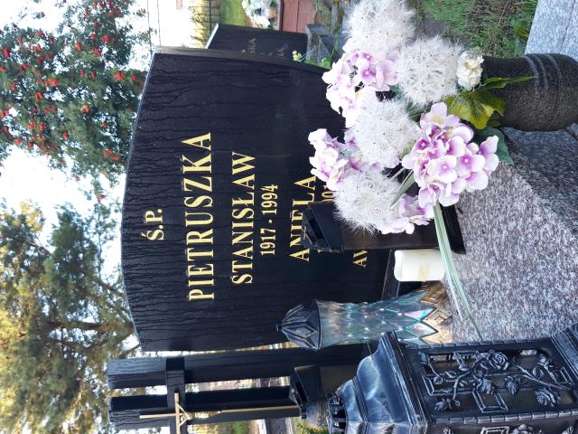 Grób STANISŁAW PIETRUSZKA